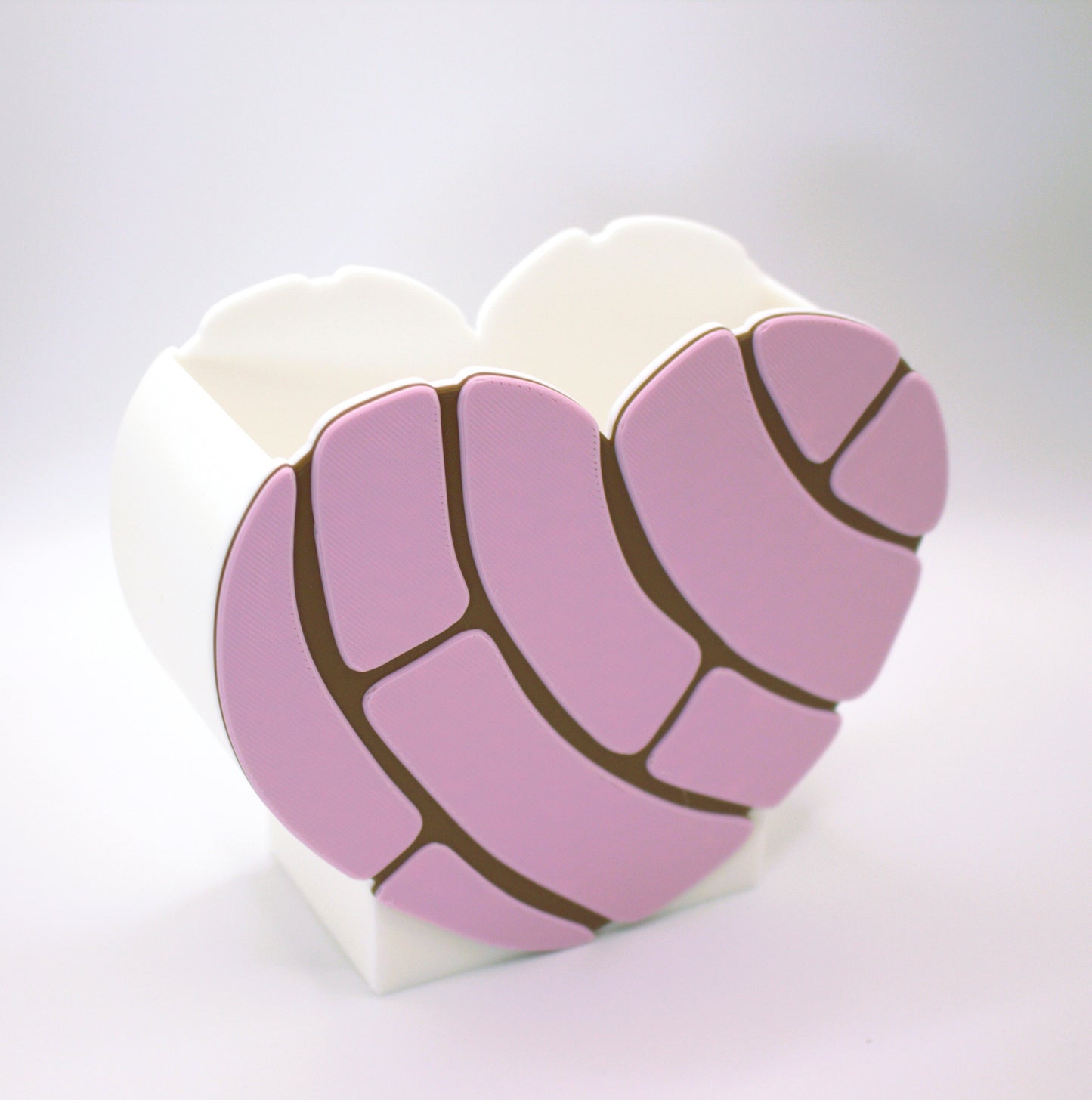 Heart-Shaped Modern Pen Holder – Pink and White Decorative Desk Organizer