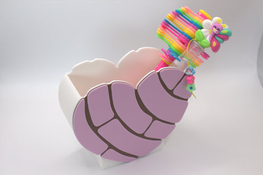 Heart-Shaped Modern Pen Holder – Pink and White Decorative Desk Organizer